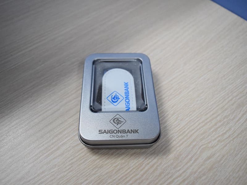 Hộp đựng USB da in logo Saigonbank