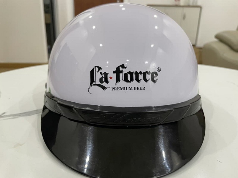 Mũ bảo hiểm in logo khách hàng Bia Lar Force