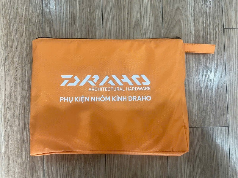 Áo mưa cánh dơi in logo khách hàng Draho