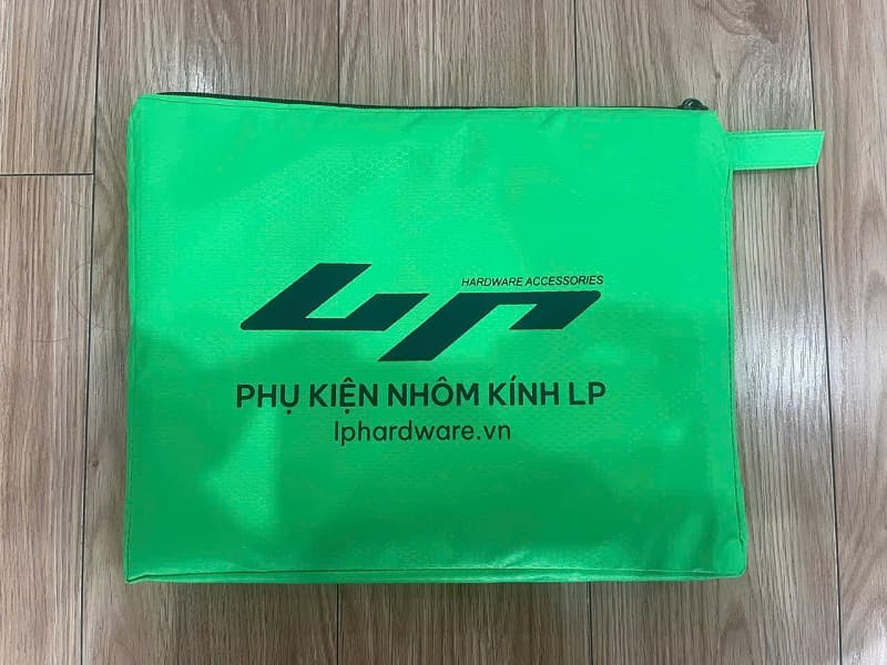 Áo mưa cánh dơi in logo khách hàng LP