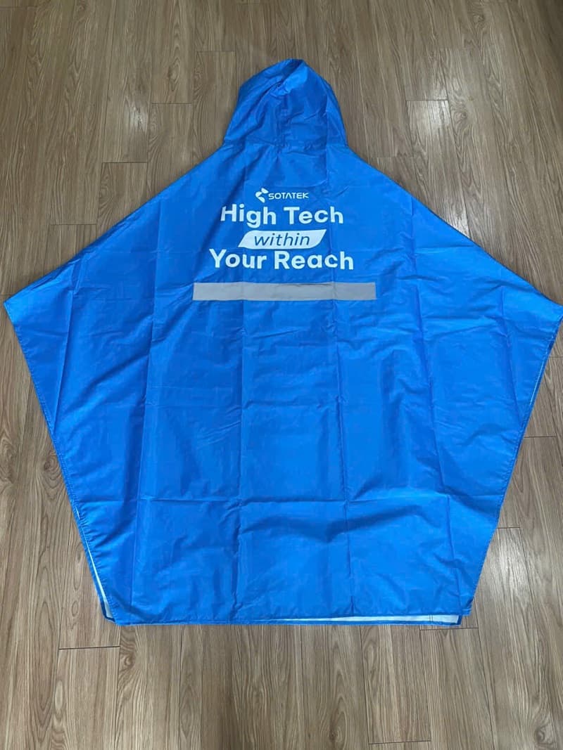 Áo mưa cánh dơi in logo khách hàng Sotatek